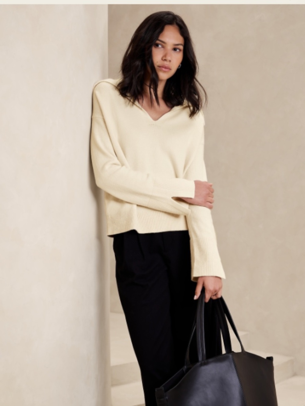 Banana Republic cream sweater size M